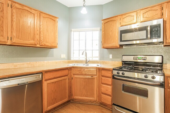 Building Photo - 2-Bed, 2-Bath Comfort in Chandler