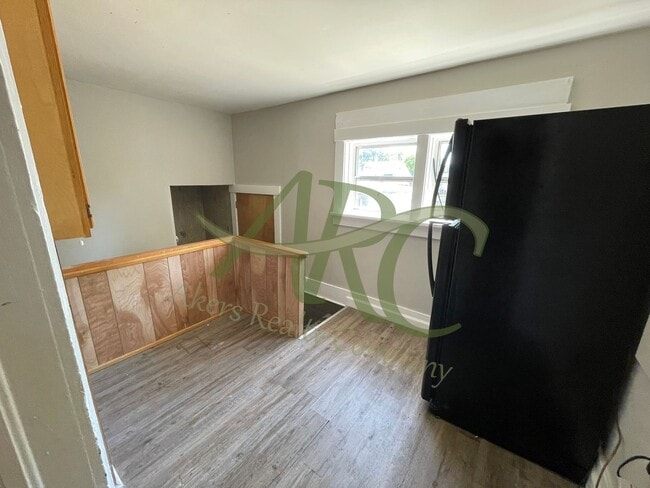 Building Photo - 524 Belmont Ave