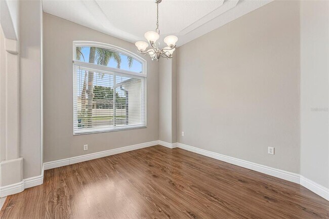 Building Photo - 25946 Buckthorn Ave