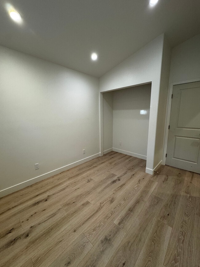 Building Photo - 1725 Spur Ridge Ln