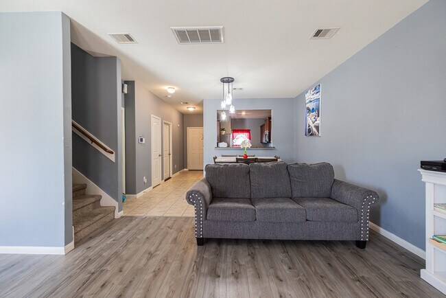 Building Photo - 10814 Spring Brook Pass Dr