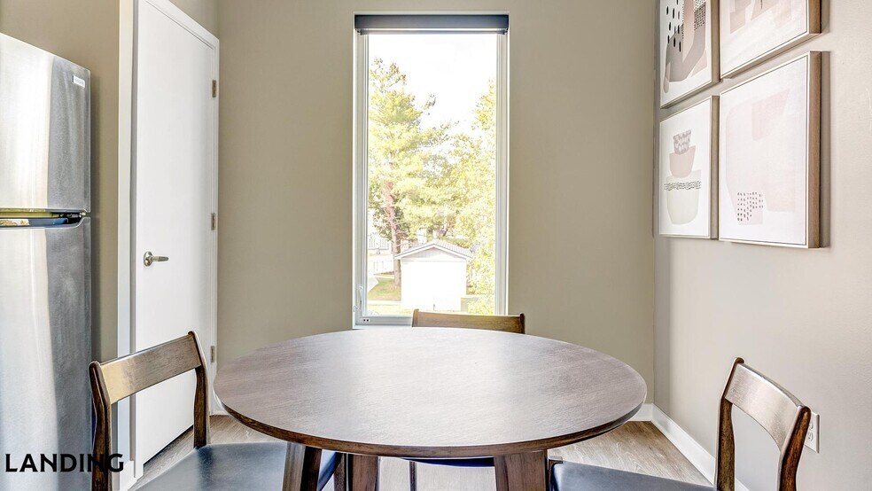 Building Photo - 5040 Linbar Dr