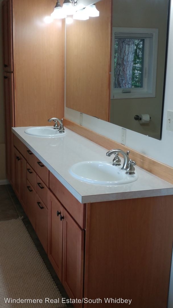 Building Photo - 684 Windmill Dr