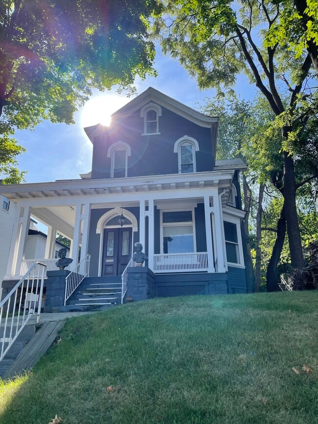 Primary Photo - 624 Jefferson Ave