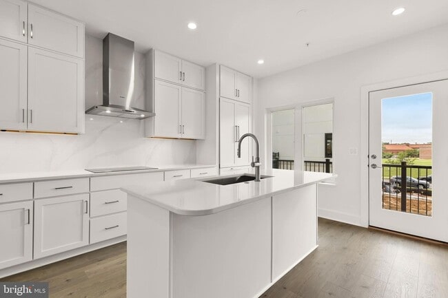 Building Photo - 39 Lower Service Ct NW