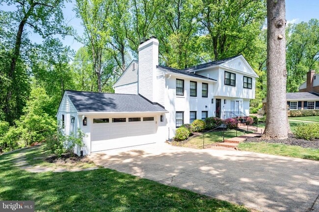 Building Photo - 1554 Forest Villa Ln