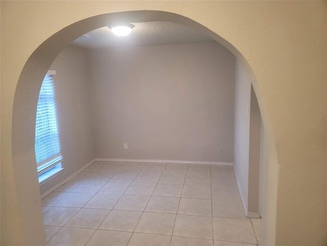 Building Photo - 10601 Sagewind Dr
