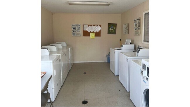 Building Photo - 1015 Church St.