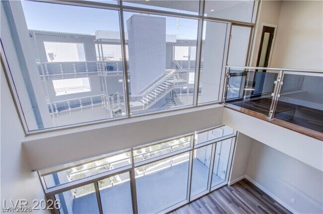 Building Photo - 8925 W Flamingo Rd