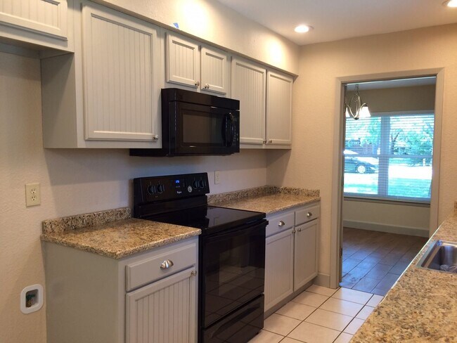 Building Photo - Move in Ready 3/2 Home in Frisco!