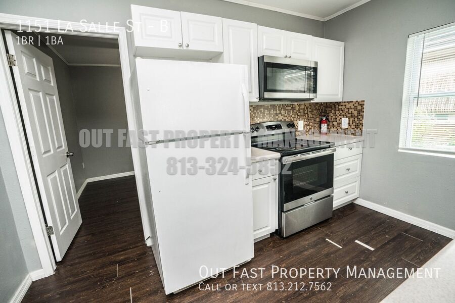 Building Photo - 1151 La Salle St