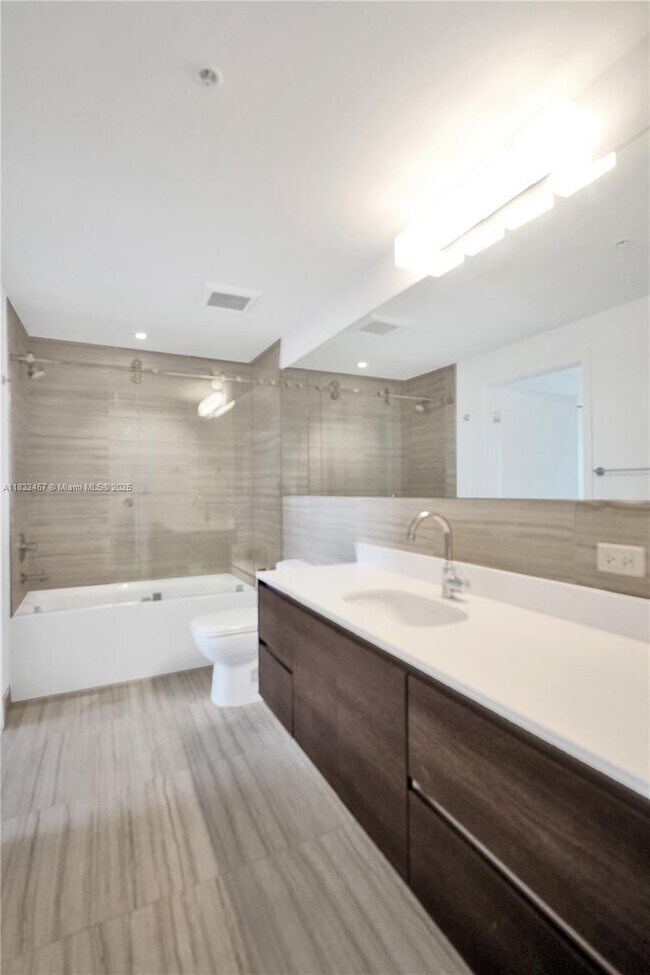 Building Photo - 301 Altara Ave