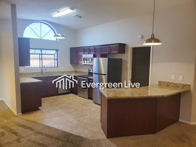 Building Photo - 5913 E Ellis St