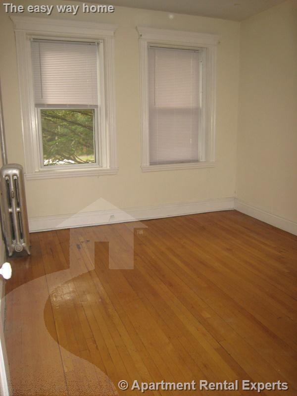 Building Photo - 72 Kirkland St