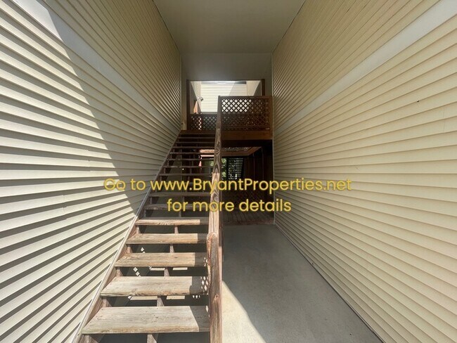 Building Photo - 148 N Timber Dr