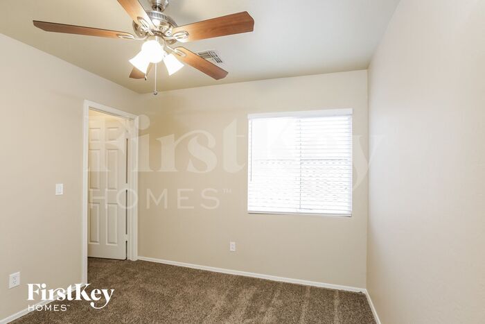 Building Photo - 22037 W Solano Dr