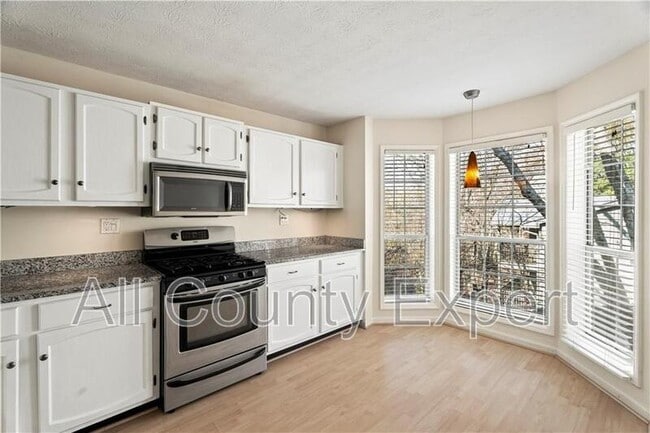 Building Photo - 2901 Lenox Rd NE