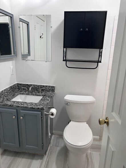 Full Bath - 620 Kittendale Cir