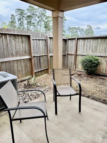 Building Photo - 16010 Limestone Lake Dr