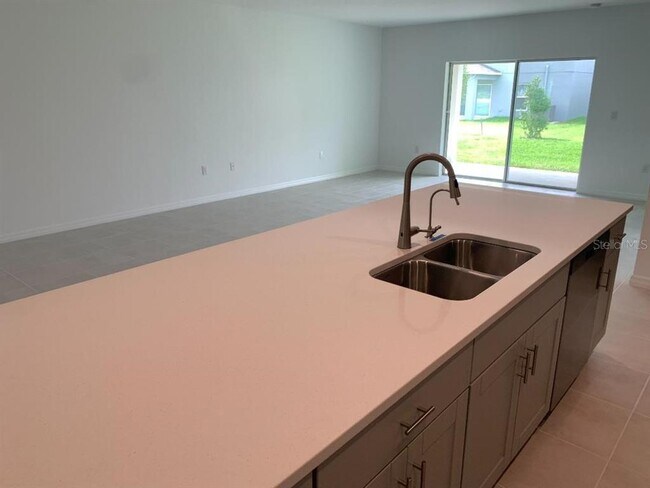 Building Photo - 5586 Tranquila Ln