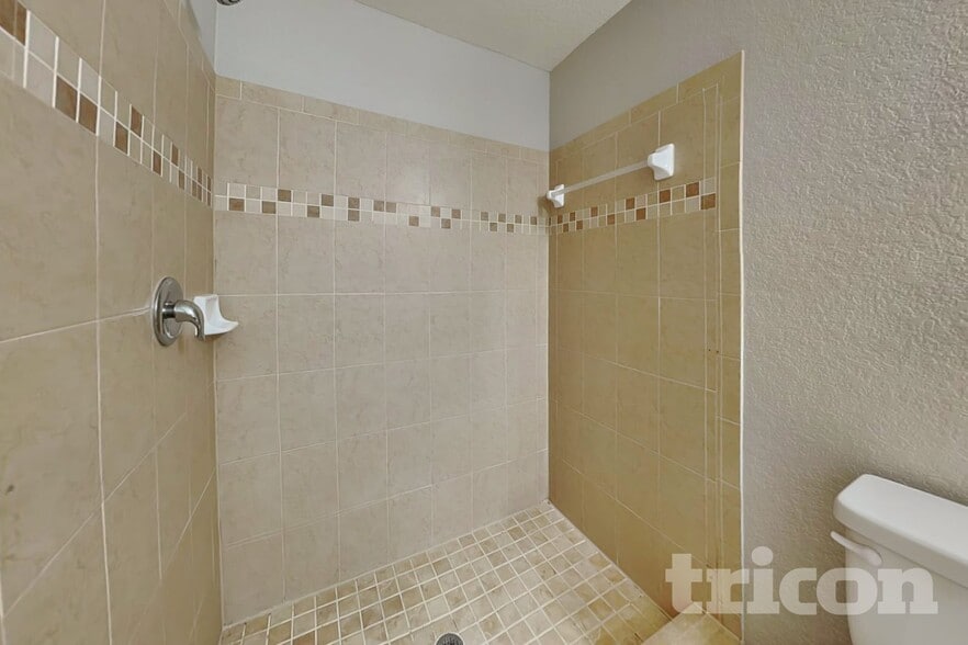 Building Photo - 921 Kingfisher Dr