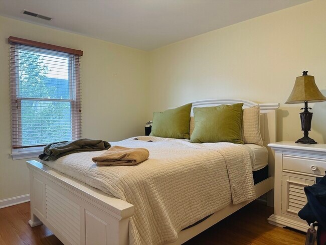 Building Photo - 209 Adams St