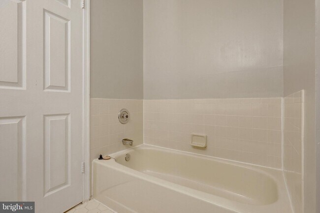 Building Photo - 2219 Cedar Mill Ct