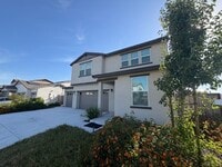 Building Photo - North Stockton 5 Bedroom 3 Bathroom Home