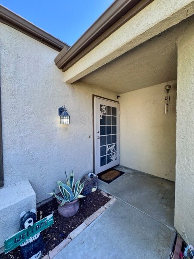 Building Photo - Spacious 5 Bedroom Home in Menifee Lakes with a 3 Car Garage for Lease!