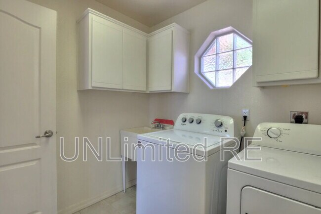 Building Photo - 304 Acoma Blvd S