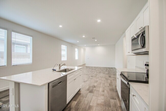 Building Photo - 1749 W Stealth Ave