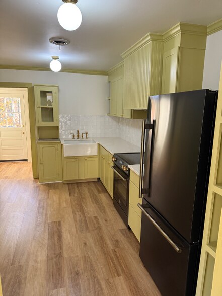 Primary Photo - 50 Academy