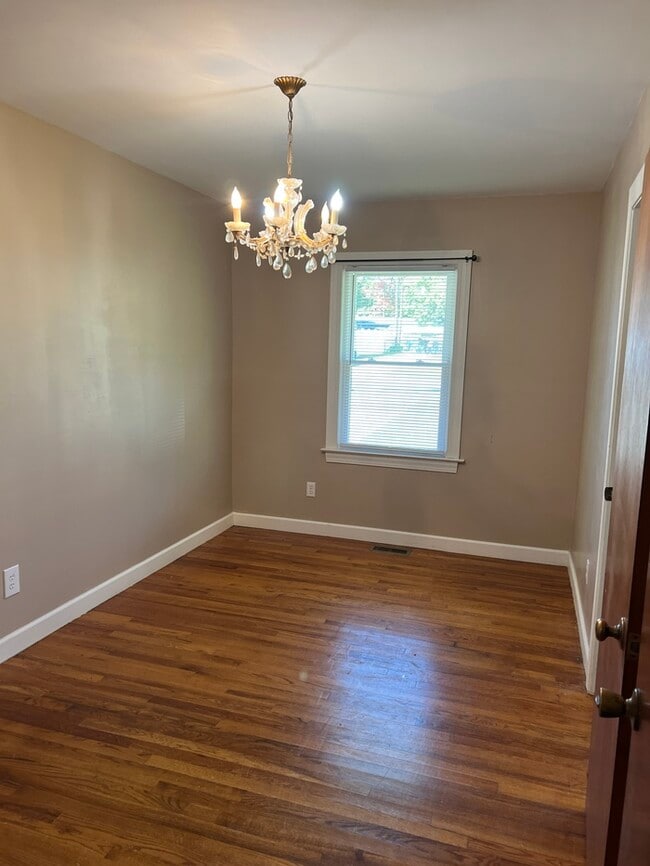 Building Photo - 418 Starke Dr