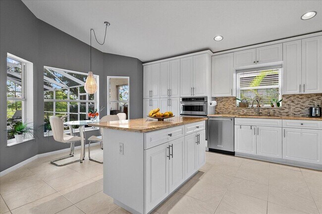 Building Photo - 15151 Banbury Ct