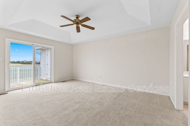 Building Photo - 9468 Bay Front Dr