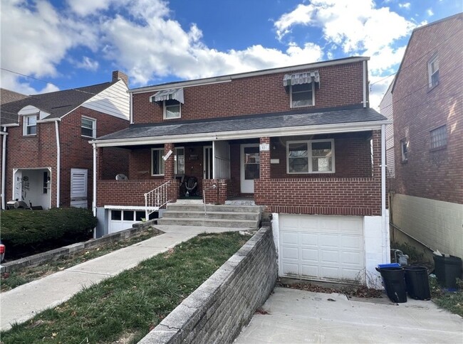 Building Photo - 650 Dunster St