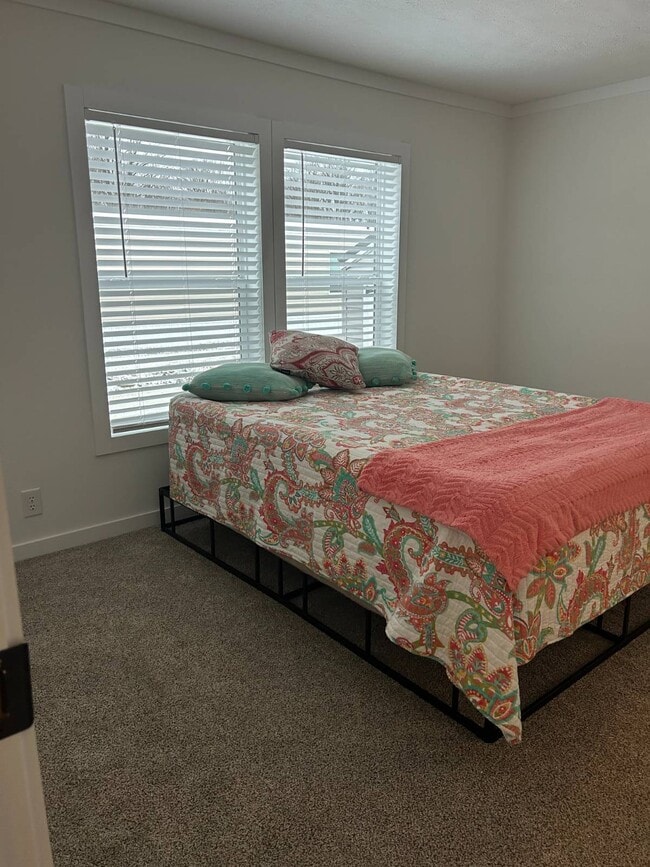 Building Photo - 5222 Greenwich Rd