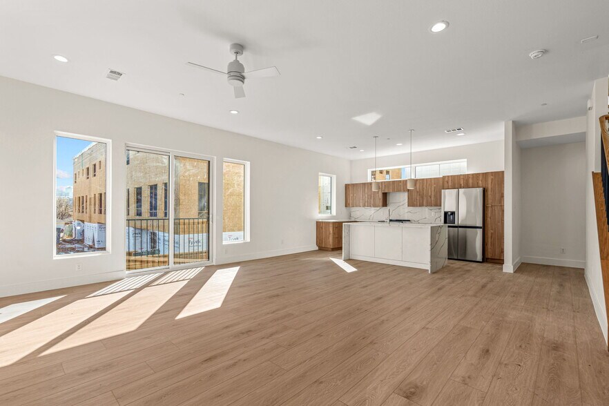Building Photo - 2206 Arroyo Ave