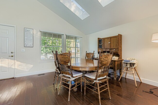 Building Photo - 6276 Nassau Ct