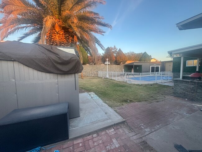 Building Photo - 6437 Dawn Dr