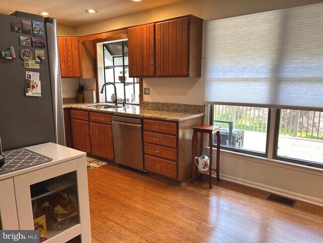 Building Photo - 206 Springhouse Pond
