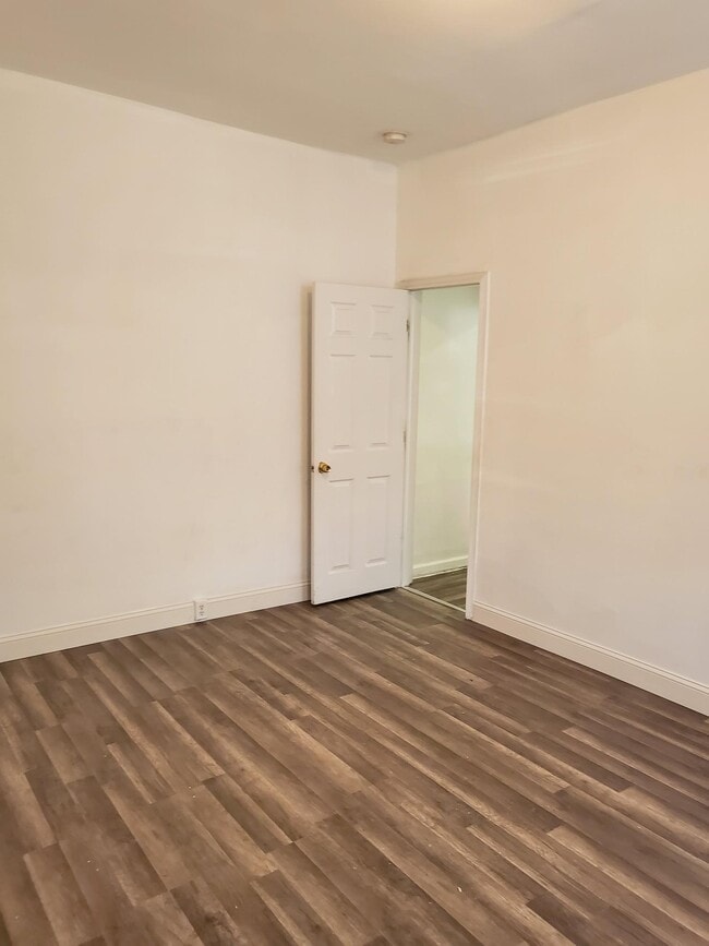 Building Photo - 1228 W Venango St