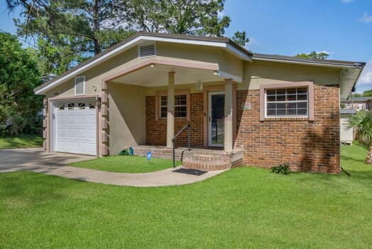 Building Photo - $250 Off Your Second Month's Rent + $250 Referral Bonus | Student-Friendly 3BR Home Minutes from ...