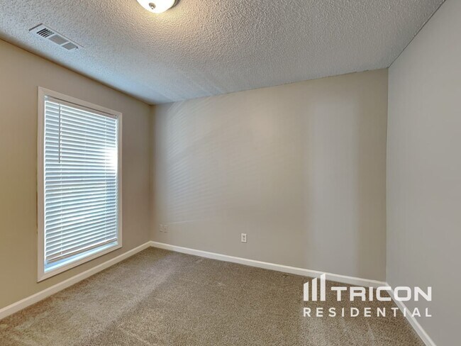 Building Photo - 4108 Lake Summit Ct