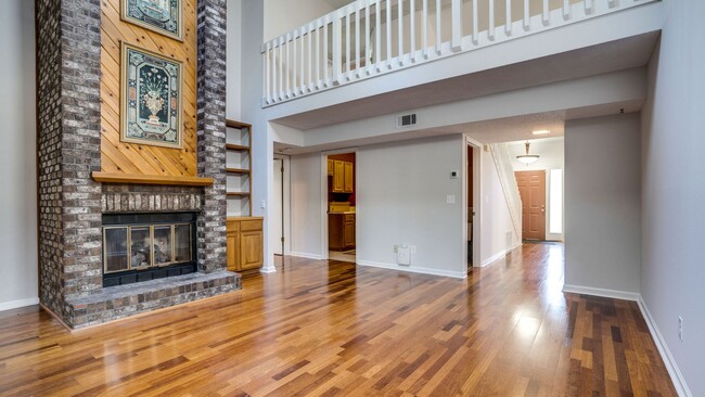 Building Photo - 4 BR / 2.5 BA – RARE FIND IN ROCKY BAYOU