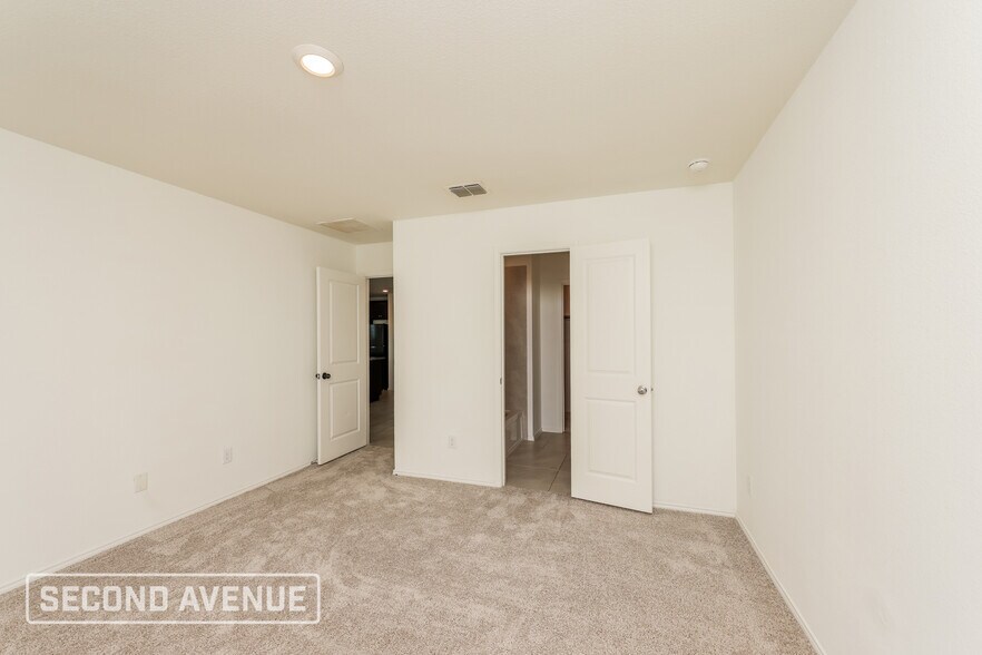 Building Photo - 6077 Determine Ln