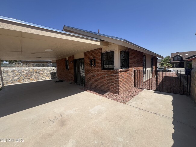 Building Photo - 11756 Royal Banner Ln