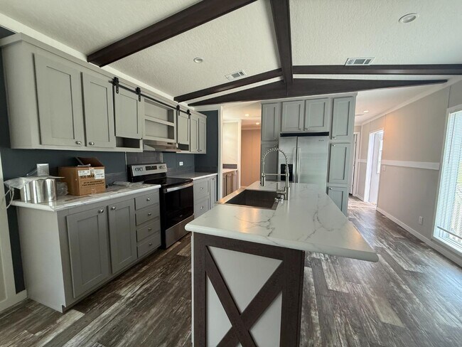 Building Photo - 4901 N Vaughn Rd