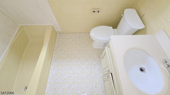 Building Photo - 619 Sussex St