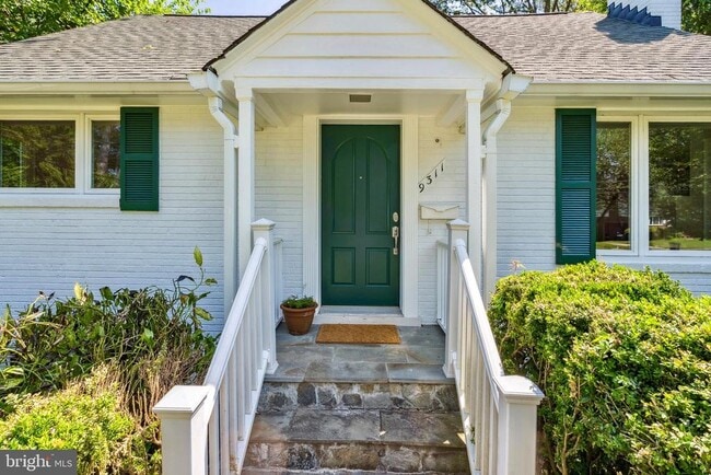 Building Photo - 9311 Adelaide Dr